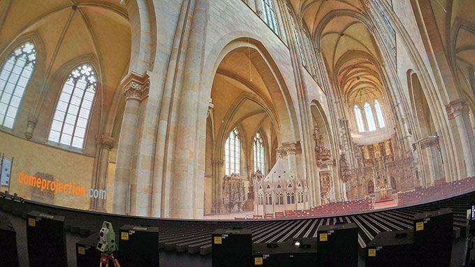 DigitalProjection GredingDom 2