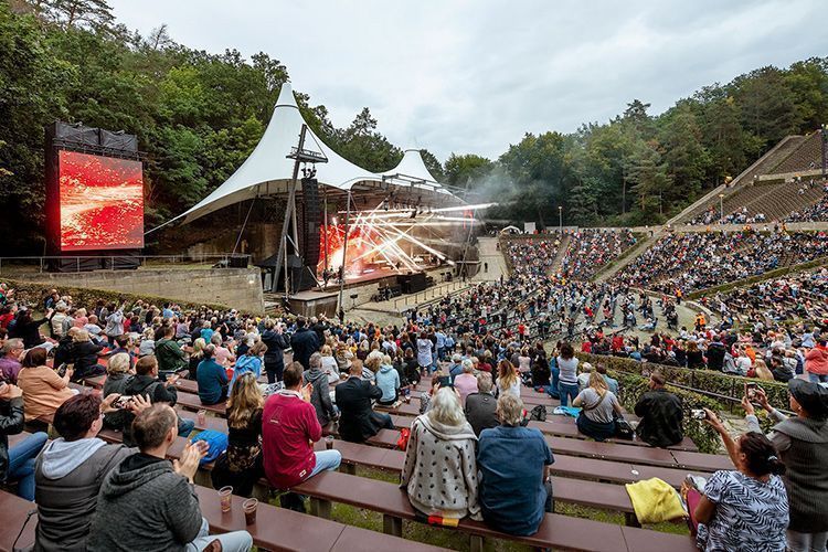 Robe Waldbuhne Berlin Back to Live 1