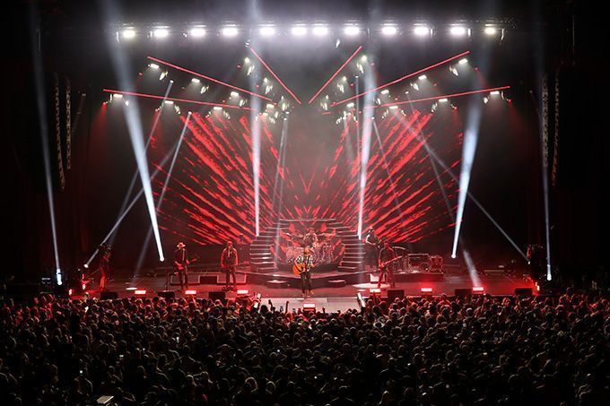 CHAUVET PRO Dierks Bentley 1