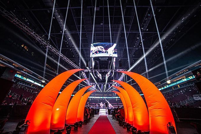 Chauvet PRO Jurassic Fight 1