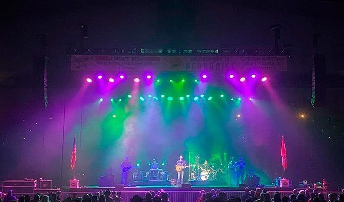 CHAUVET Pro Josh Turner 1