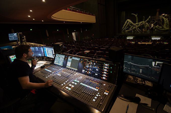 Yamaha Theater Freiburg RIVAGE PM7 1