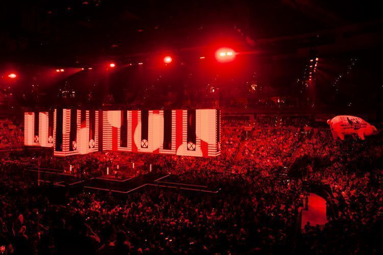 Leyard Roger Waters 3 HI