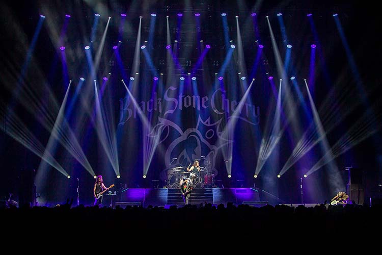Robe Black Stone Cherry 2 HI