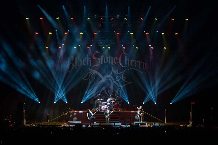 Robe Black Stone Cherry 3 HI
