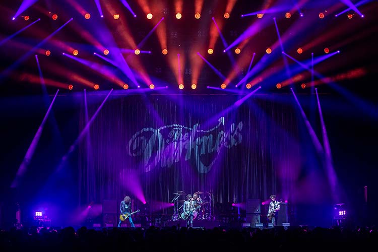 Robe The Darkness 6 HI