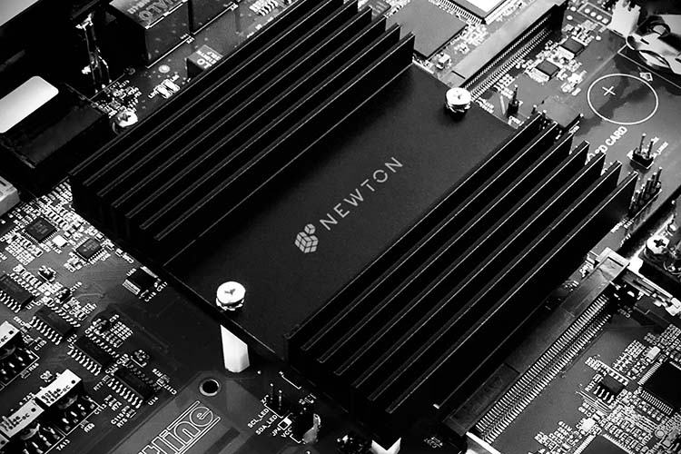 Outline Newton Pantera 3 HI