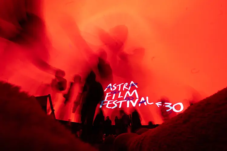 Digital Projection Astra Film 4 HI