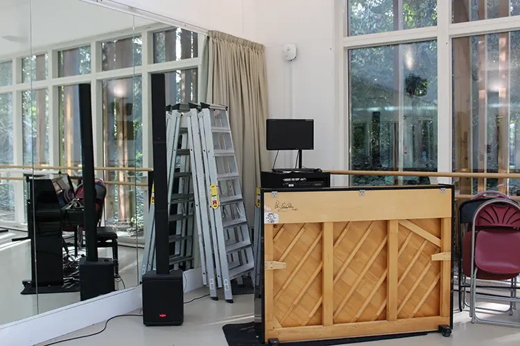 HH Electronics Tring Park 4 HI