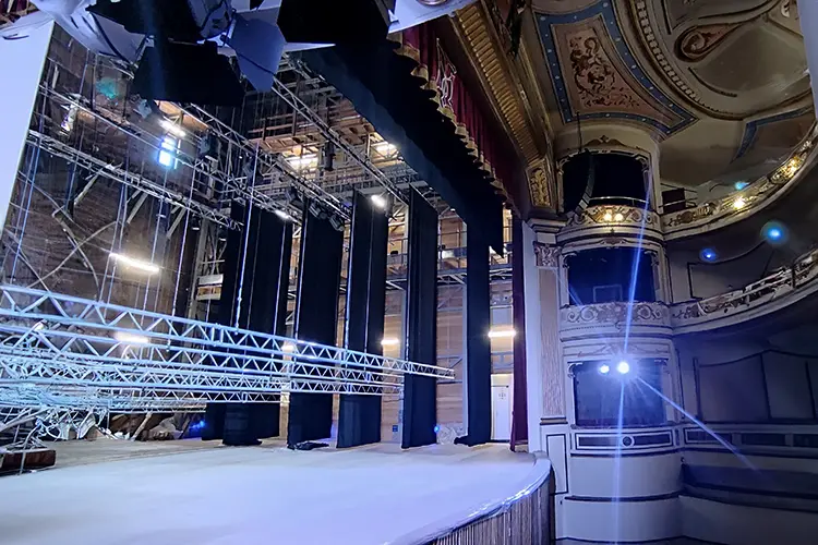Chauvet Pro teatro 2 HI