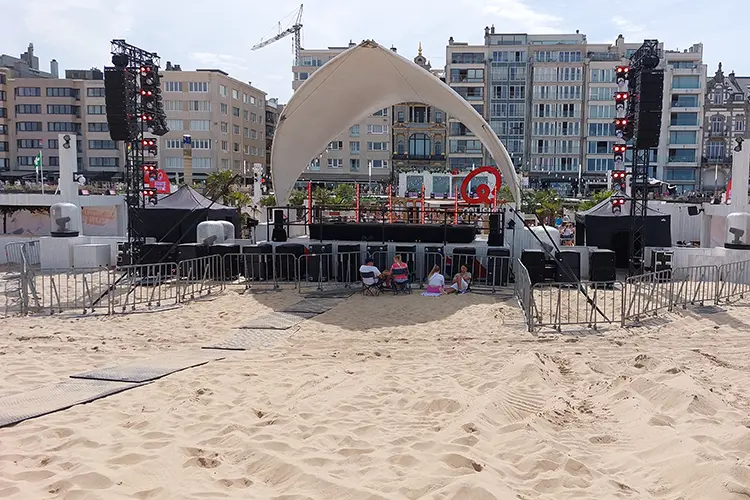 Q Beach House sonido 5 HI