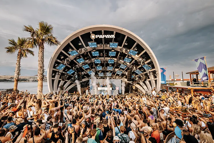 LA PapayaBeachClub 1 HI