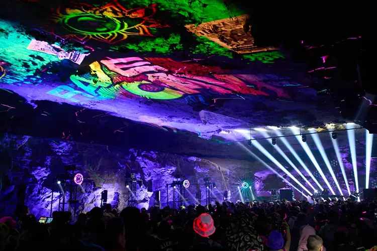 RaveCave Chauvet 1 HI