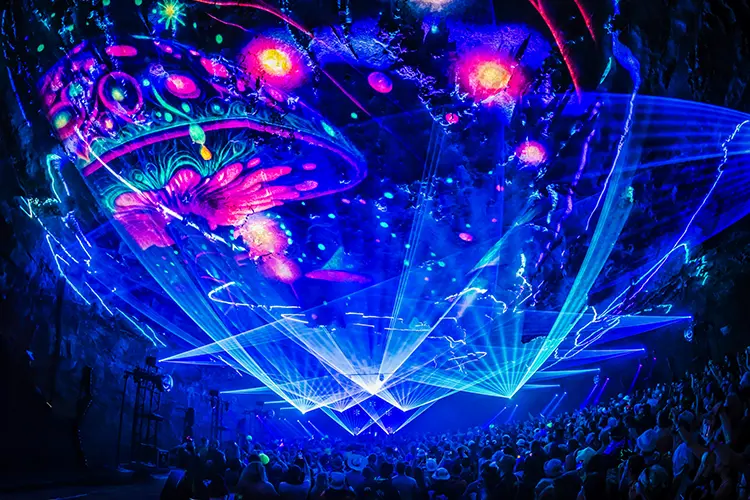 RaveCave Chauvet 2 HI
