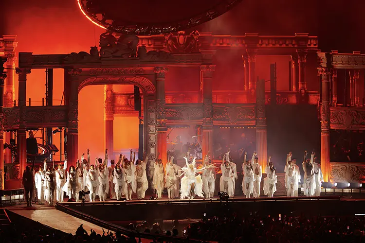 Robe LadyGaga 3 HI
