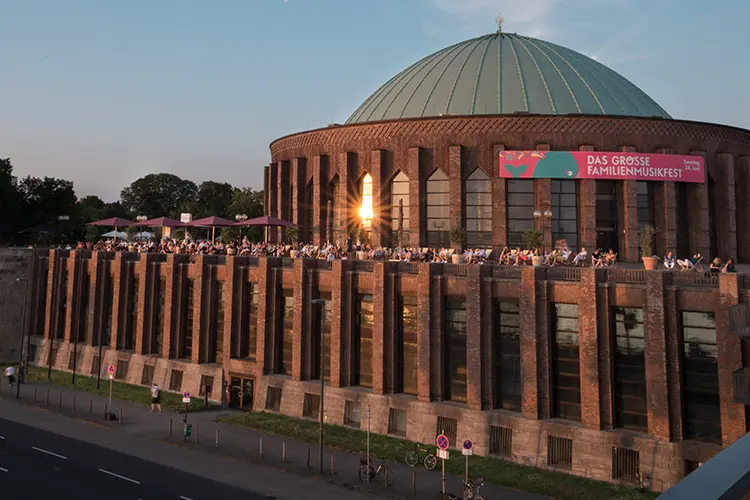 LA Dusseldorf Tonhalle 2 HI