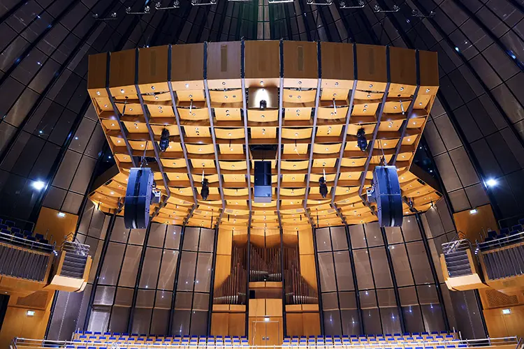 LA Dusseldorf Tonhalle 3 HI