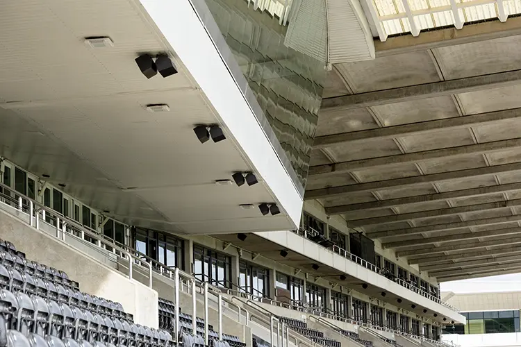 LA Cheltenham racecourse 3 HI
