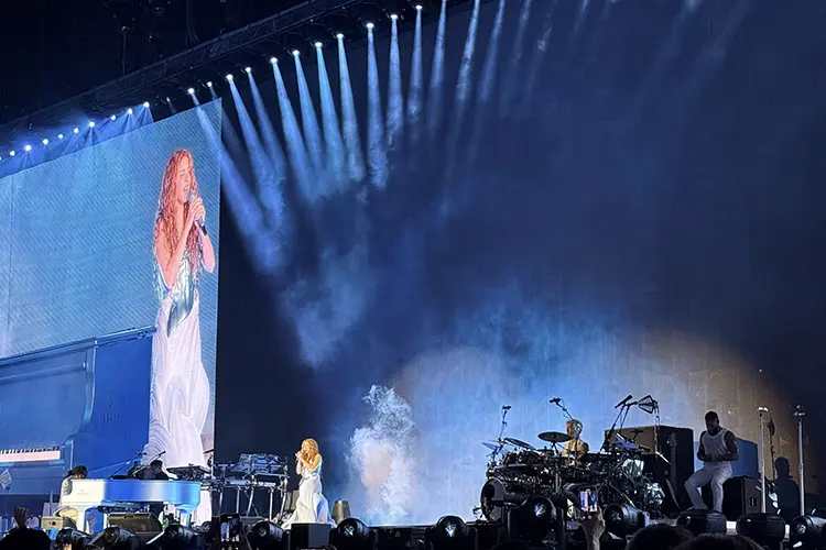 Shakira Elation 2 HI