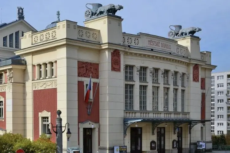 LEA teatro 2 HI