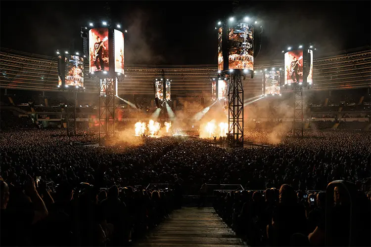 Robe Metallica 4 HI