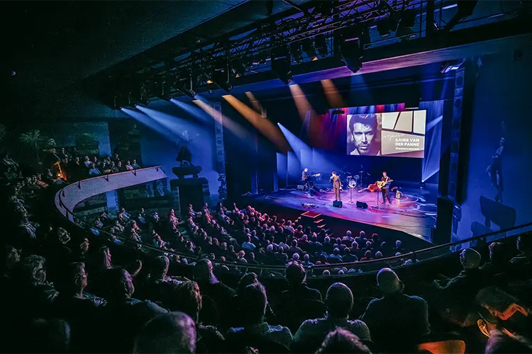 Robe Theater 3 HI