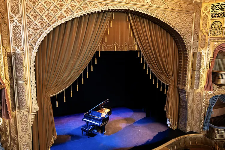 EAW MabelTainterTheater 5 HI
