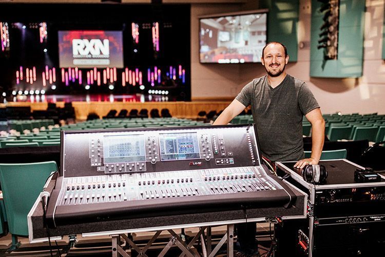 JohnWilliamsActionChurchMusicDirectorwiththedLiveS7000Surface