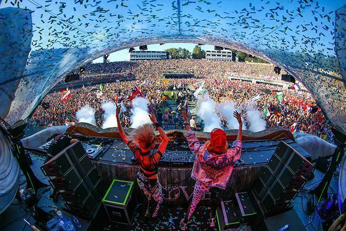L ISA Tomorrowland 66