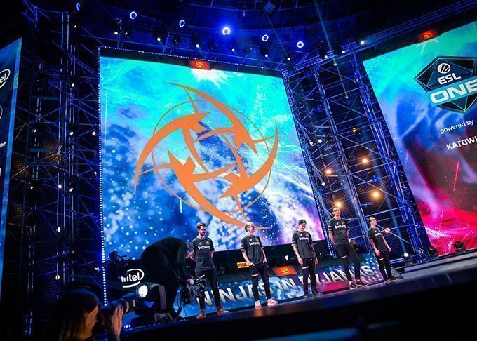 Intel Extreme Masters 2 1CE