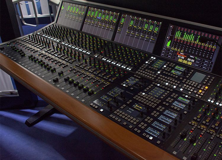 StageTec Crescendo T console HI