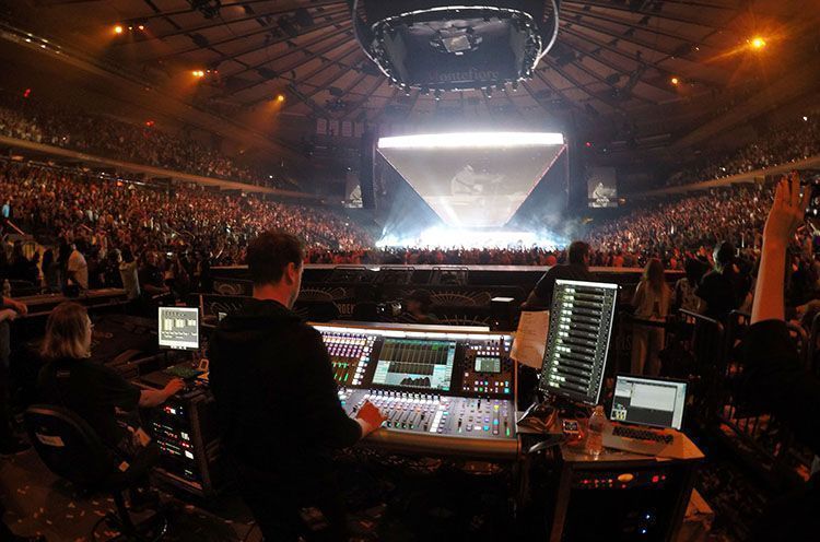 Hillsong UNITED L Acoustics 3