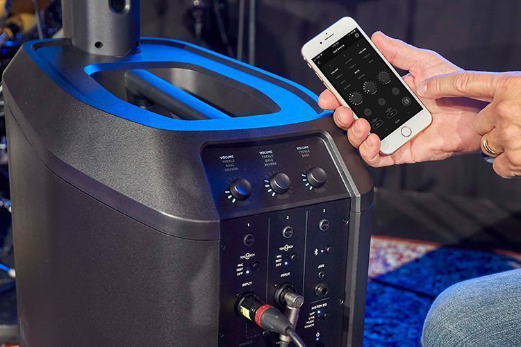 Bose L1Pro32Sub2 Right Facing System Components