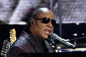 Steve-WOnder-Audio-Technica