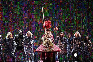 Opera, Zurich, proyecciones, christie boxer, christie roadster